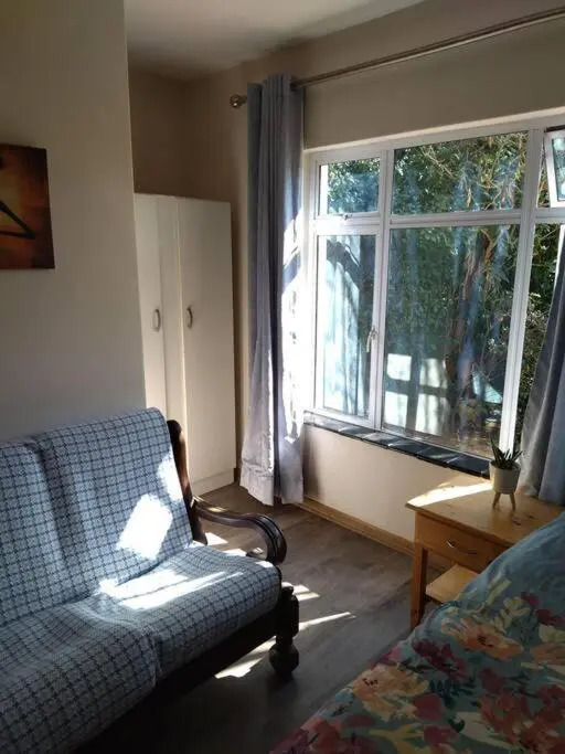Cosy and sunny 1 bedroom place