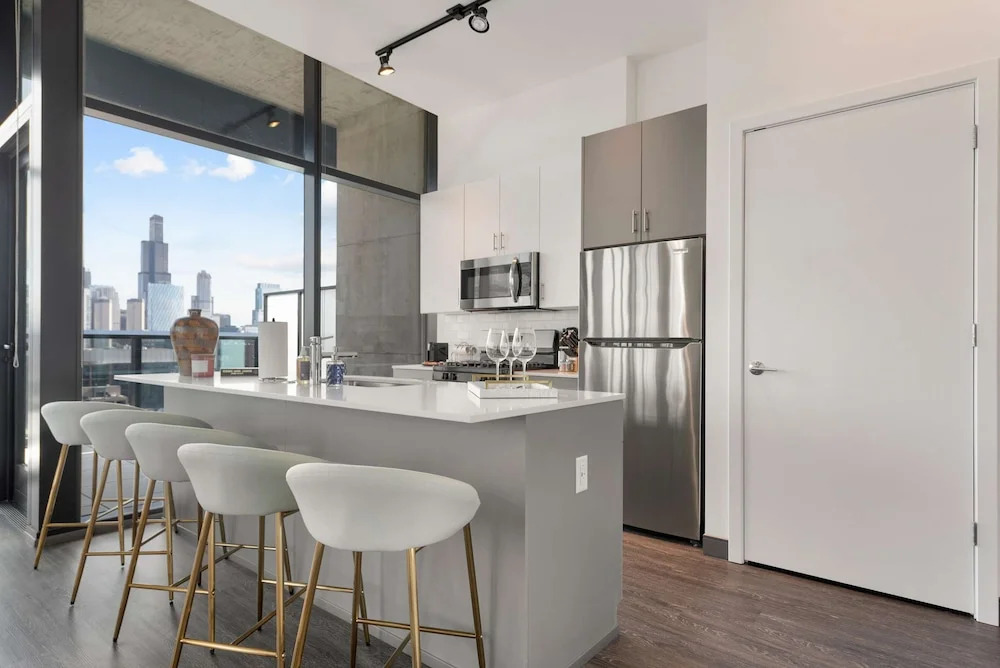 Cloud9 6 apt for 30ppl Fulton Market The Nouveau