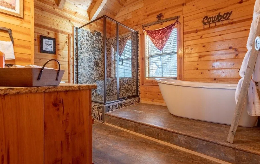 The Lazy K 3 Bedroom Cabin by RedAwning