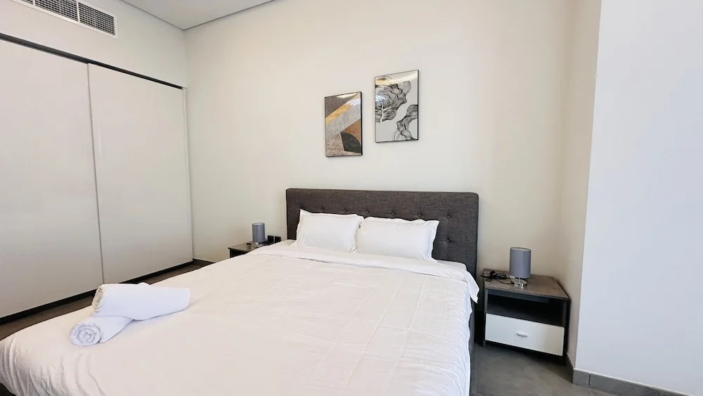 Luxury Studio Apartments Business Bay With Balcony and Free parking by Belvilla