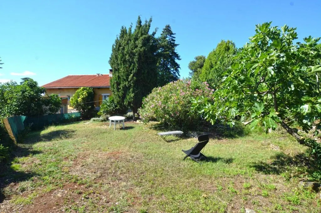 Carmelo House