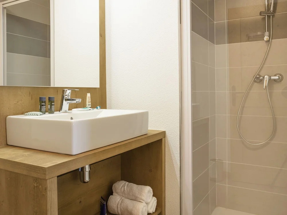 Adult-friendly Alpine Flat