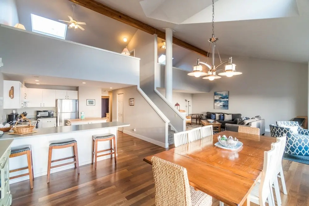 SeaQuell 3 Br condo by RedAwning