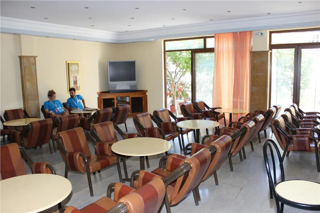 Lefkimi Hotel