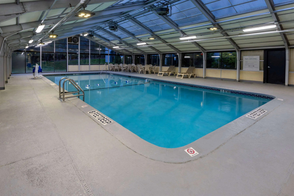 Baymont by Wyndham White Plains - Elmsford