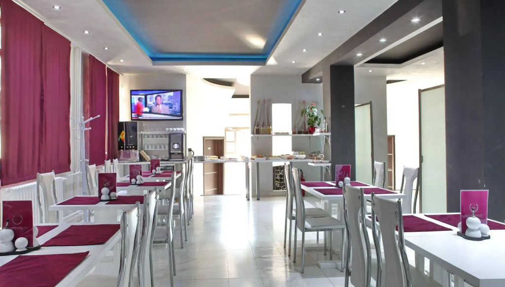 Side One Design Hotel Garni