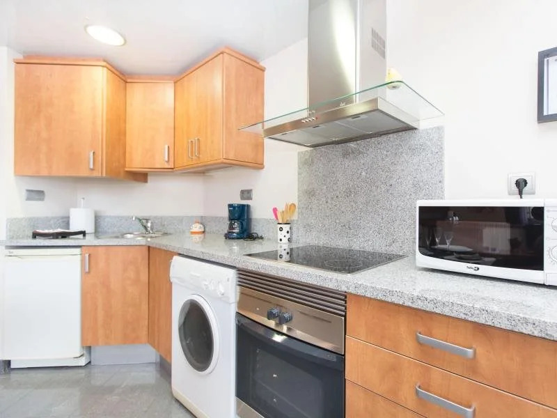 AinB Universitat Apartments