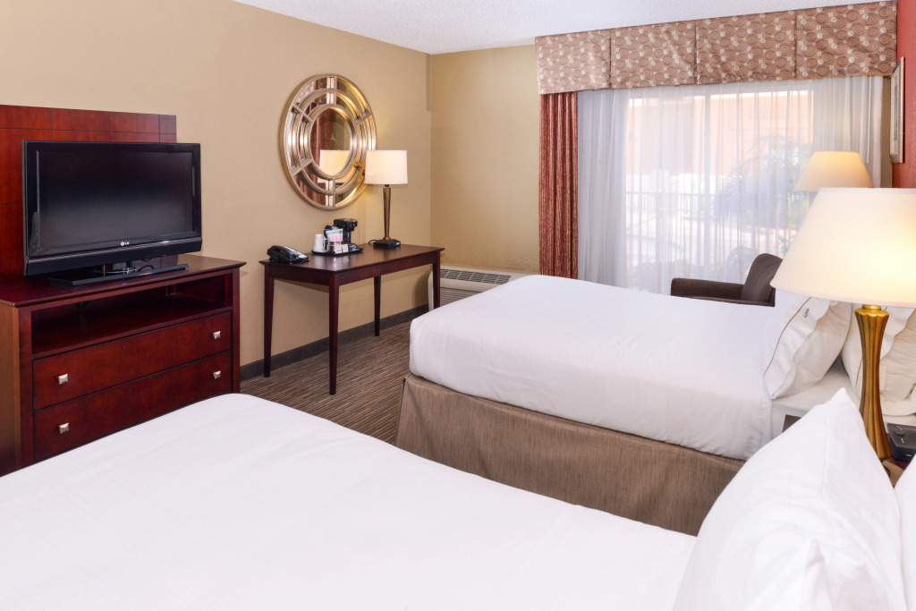 Holiday Inn Express Hotel Clearwater East - ICOT Center by IHG