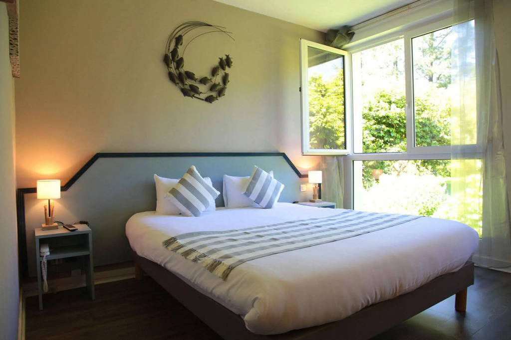 Logis Latitude Ouest Hôtel Restaurant & Spa