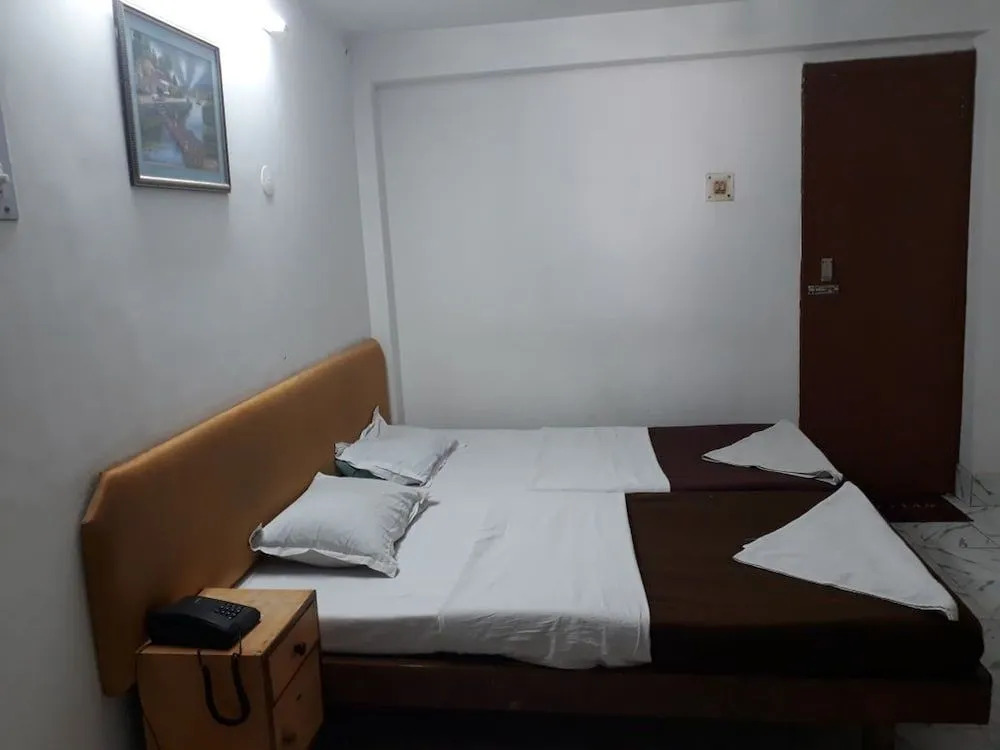 Deep Hotel