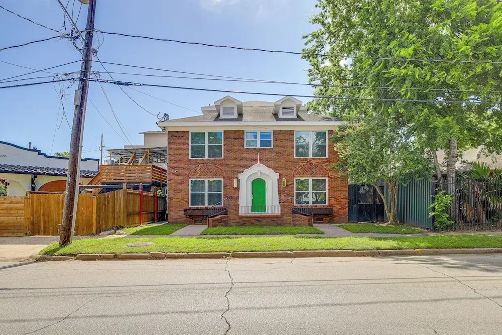 Pet-friendly Houston Apt: Walk to Midtown!