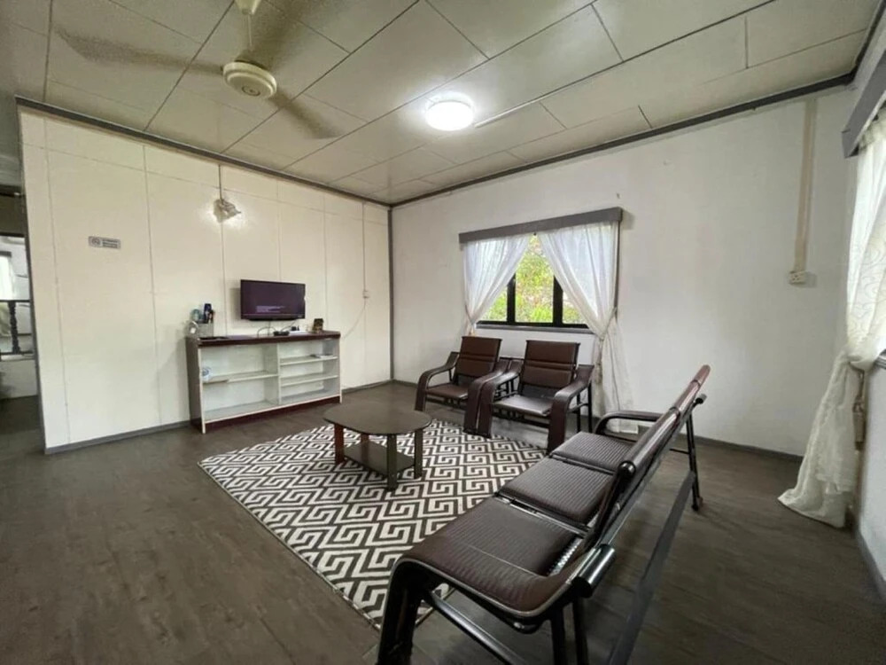 Anique Hoemstay by Oyo Rooms