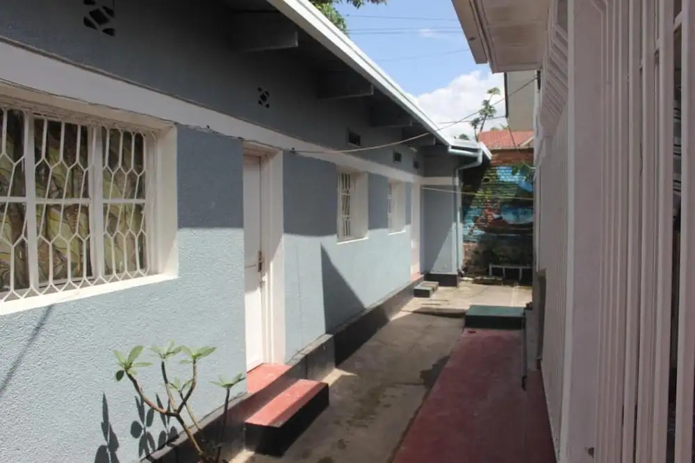 Room in B&B - Amahoro Guest House - 6-bed Mixed Dormitory Room no1