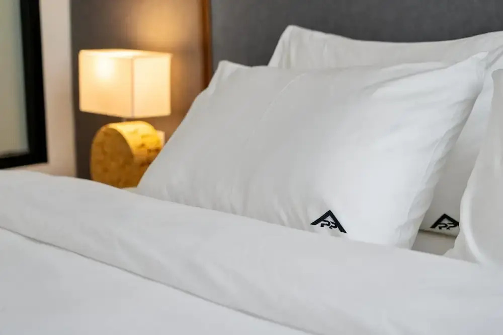 Wyndham Gardens 1321 Studio, 1min to Naithon Beach