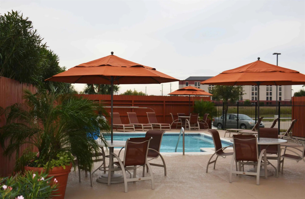 Best Western Plus Hobby Airport Inn & Suites