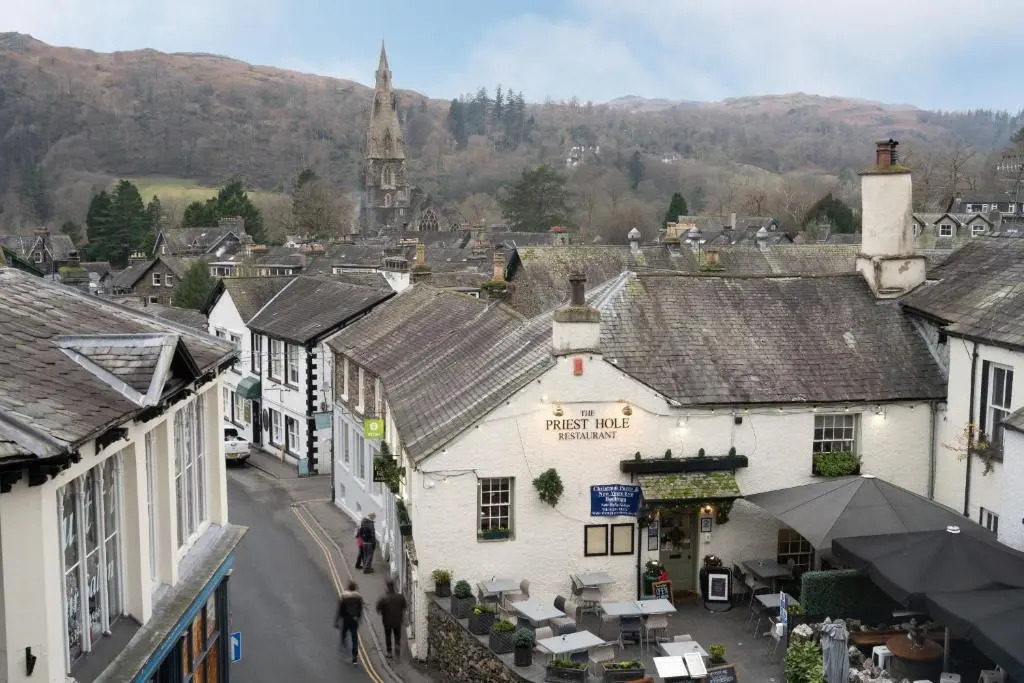 Spacious - 3 Storey Apartment - Central Ambleside - Outstanding Views