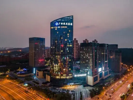 GuangYueZun Wuxiang Hotel (Sports Center Guangxi Planning Hall Subway Station)