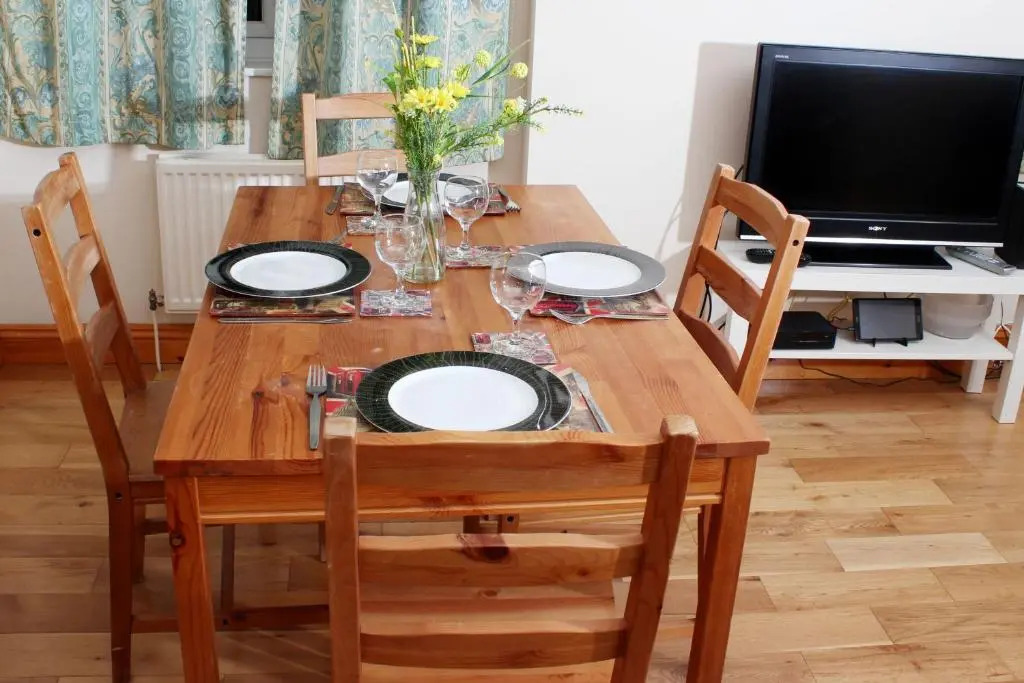 3 Bedroom House For Contractors By Beds Away Short Lets & Serviced Accommodation Oxford With Free Parking for 2 Cars