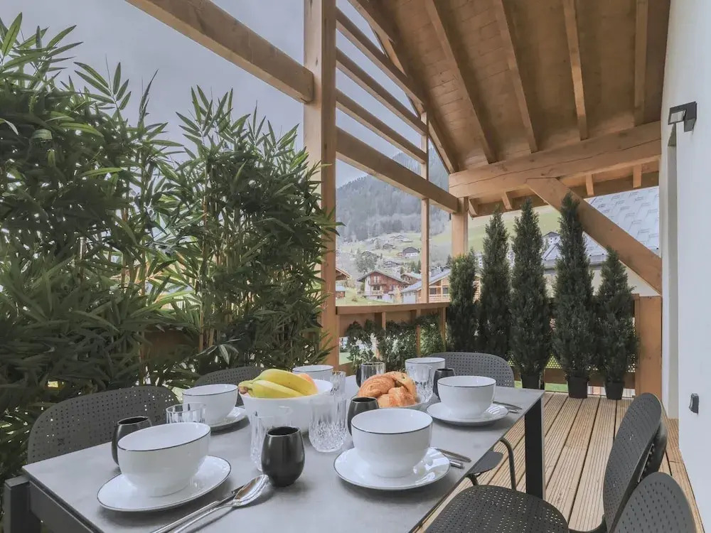 Elegant Apartment Facing Mont Blanc