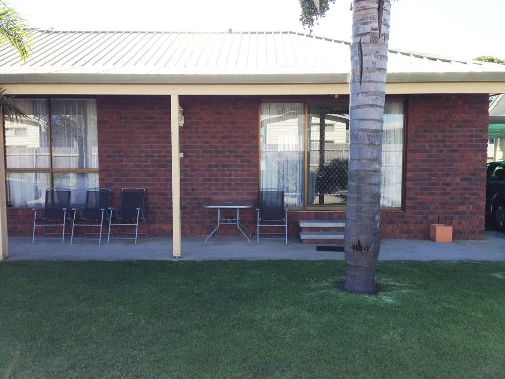 Lakes Jakaranda Holiday Units