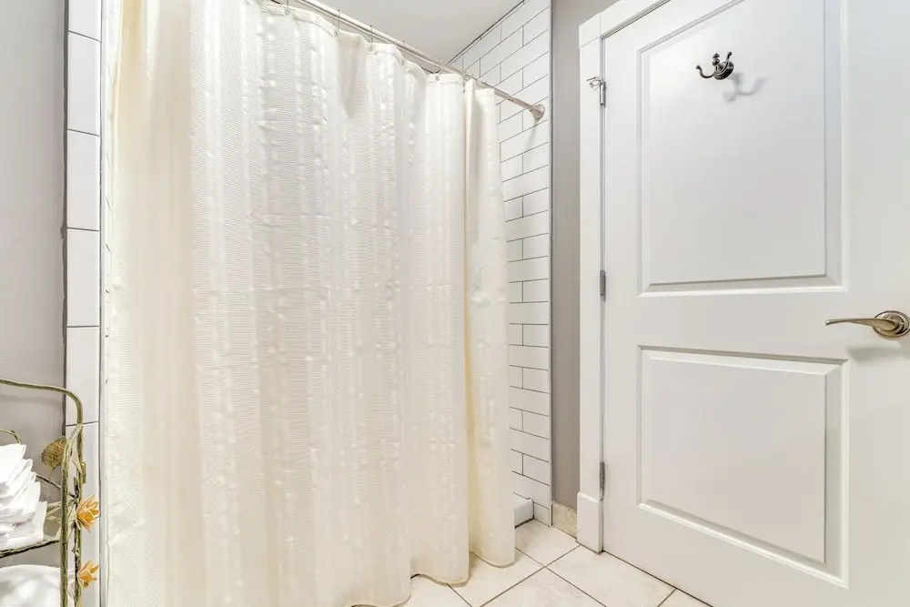 Downtown Louisville Escape: Perfect for Events!