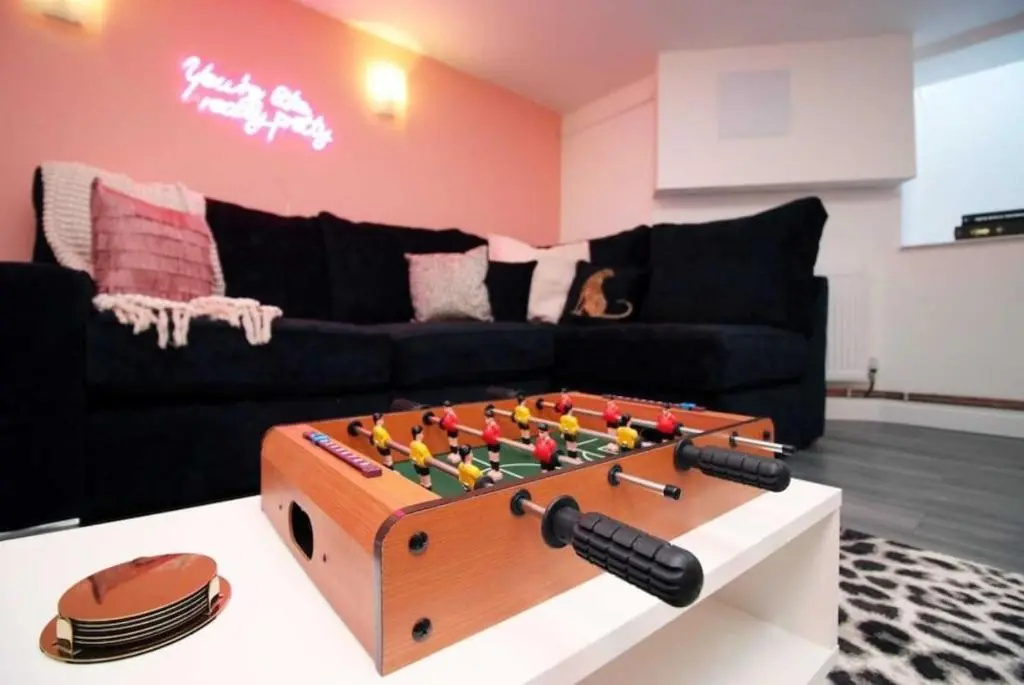 Principality House by Mia Living 3 bedroom apartment a 5 min walk to Principality Stadium