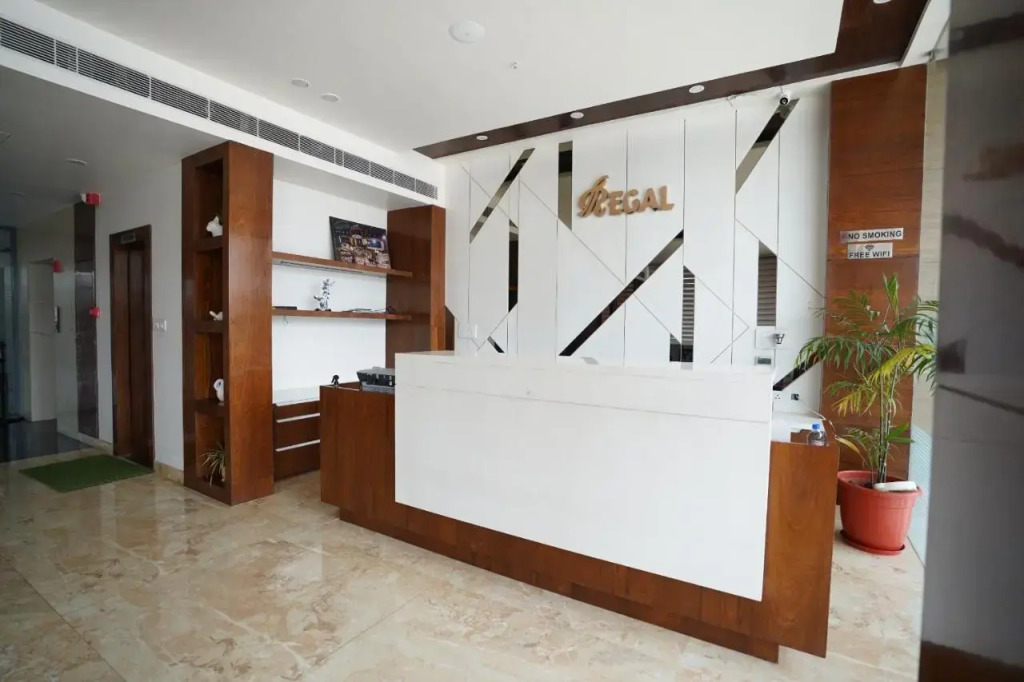 Hotel Regal By Rhytham
