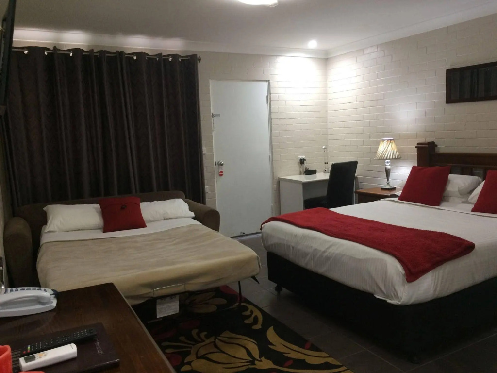 Country Leisure Motor Inn
