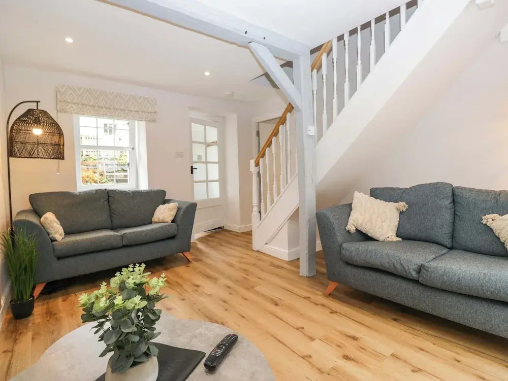 Riverside Cottage No 5