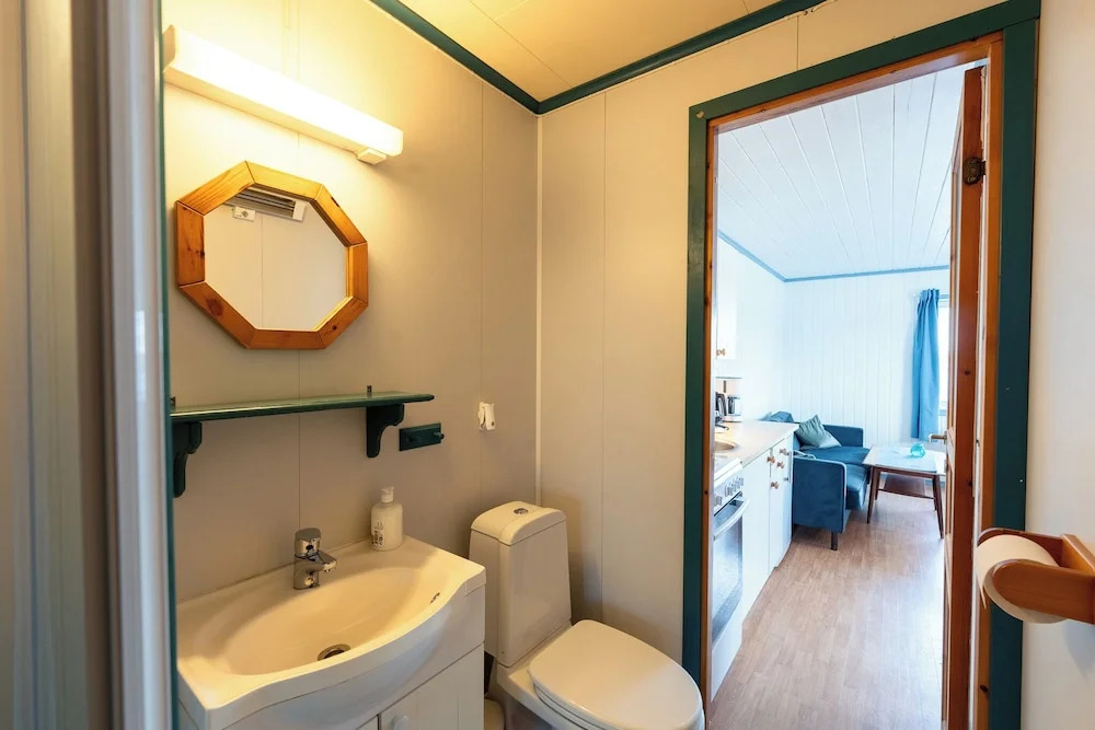 Lydersen Rorbuer Budget Hostel & Private Apartments