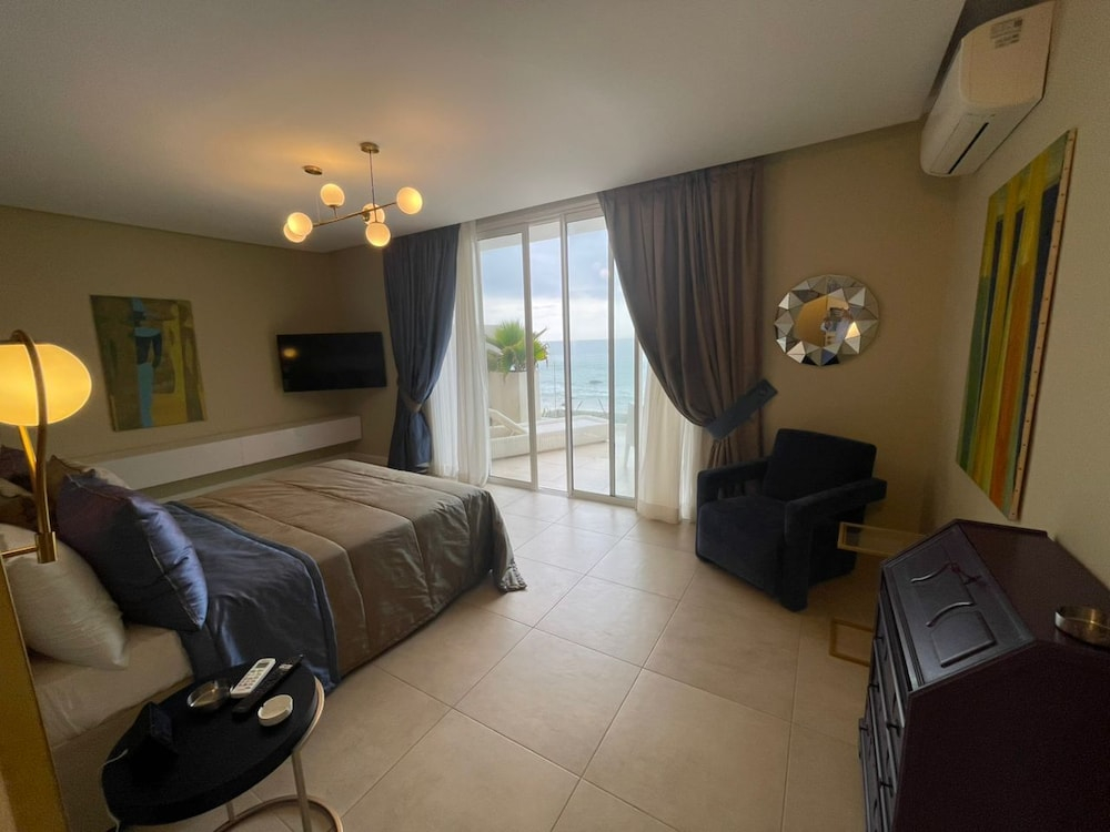 Villa Italia Somone Luxury Hotel