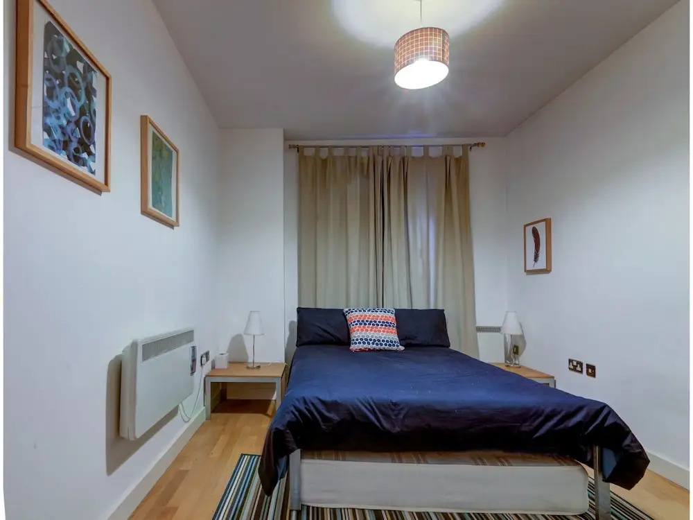 Spacious 1 Bedroom Flat for 2 in Manchester