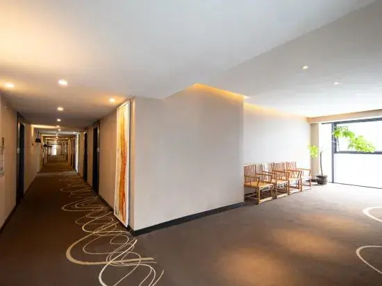Rezen Select Hotel (Wenshan Dongfeng Road Pedestrian Street)