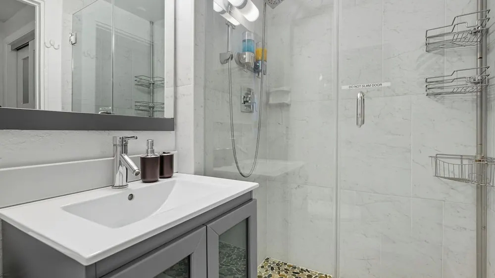 Fort Lauderdale Escape With Pool, Hot Tub & Dual Kitchens Paradise Stay by Avantstay