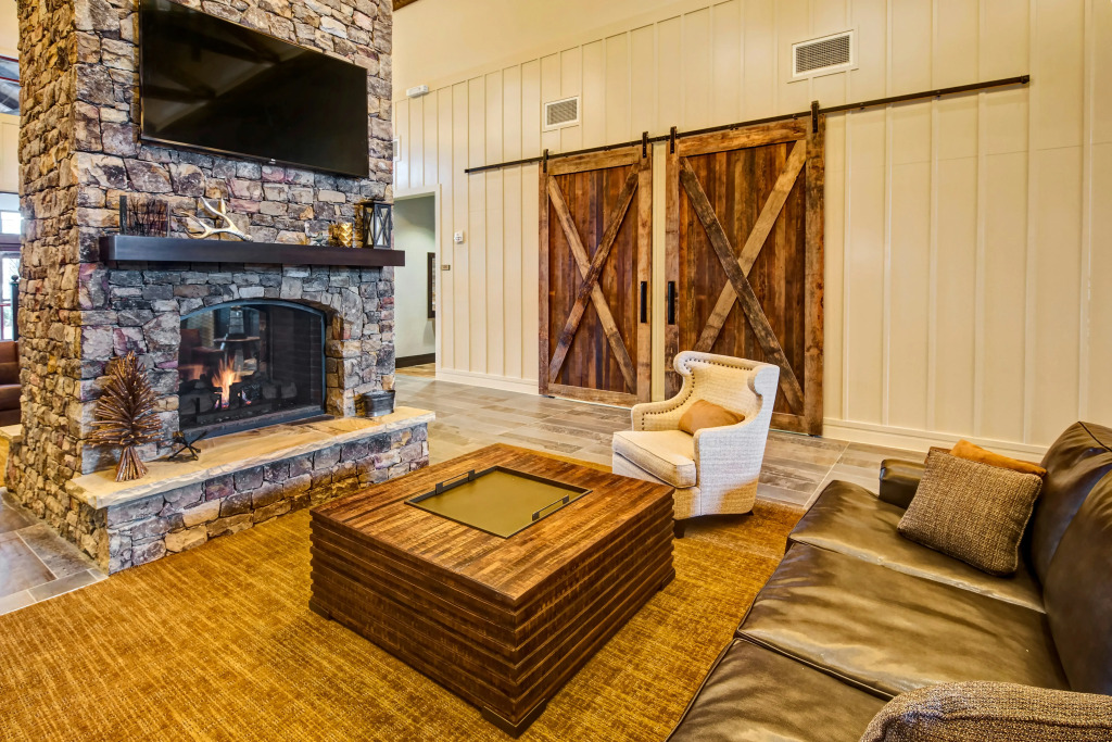 Black Fox Lodge Pigeon Forge, Tapestry Collection by Hilton