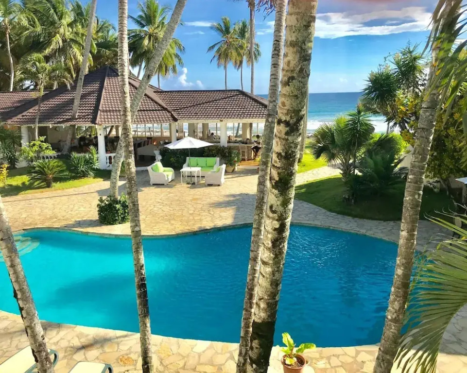 Room in Guest Room - Oceanfront Suite With Kitchenette Stunning Views & Secluded Luxury