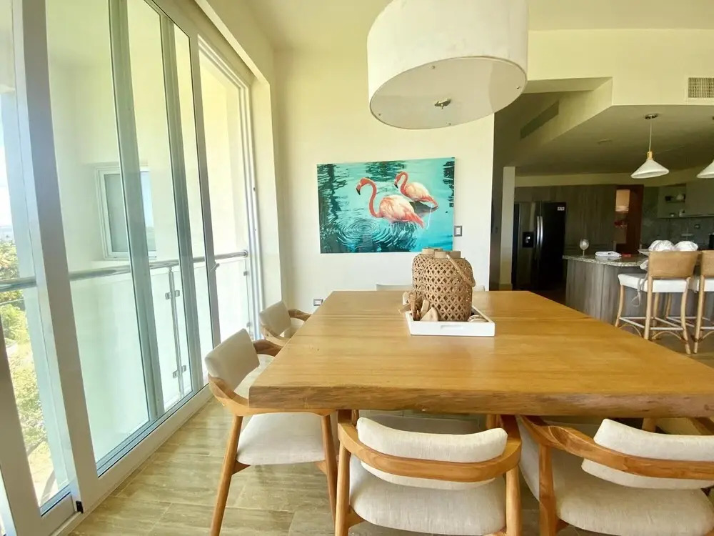 Georgeus 4BR Apartment at Blue Jacktar