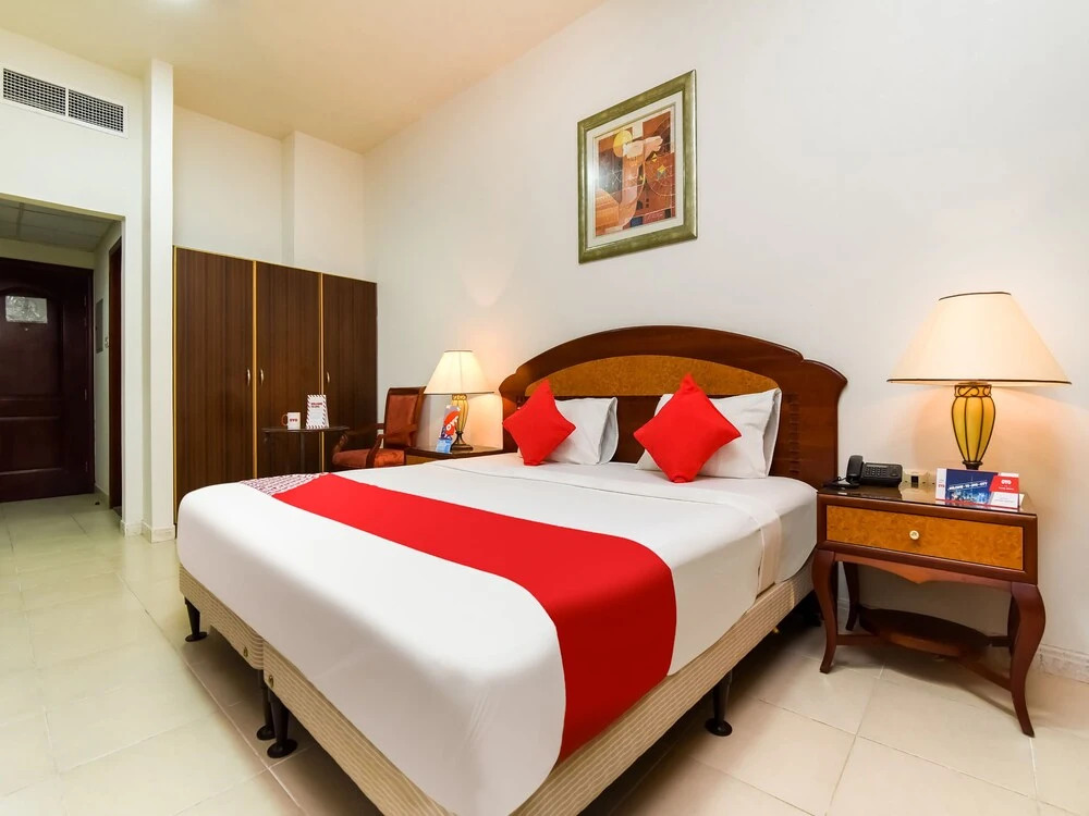 OYO 247 Host Palace hotel apartment