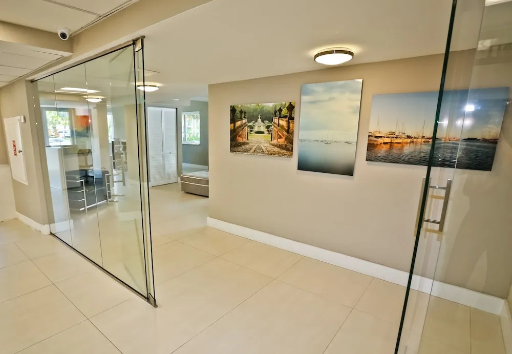 Coconut Grove Apartments by NUOVO