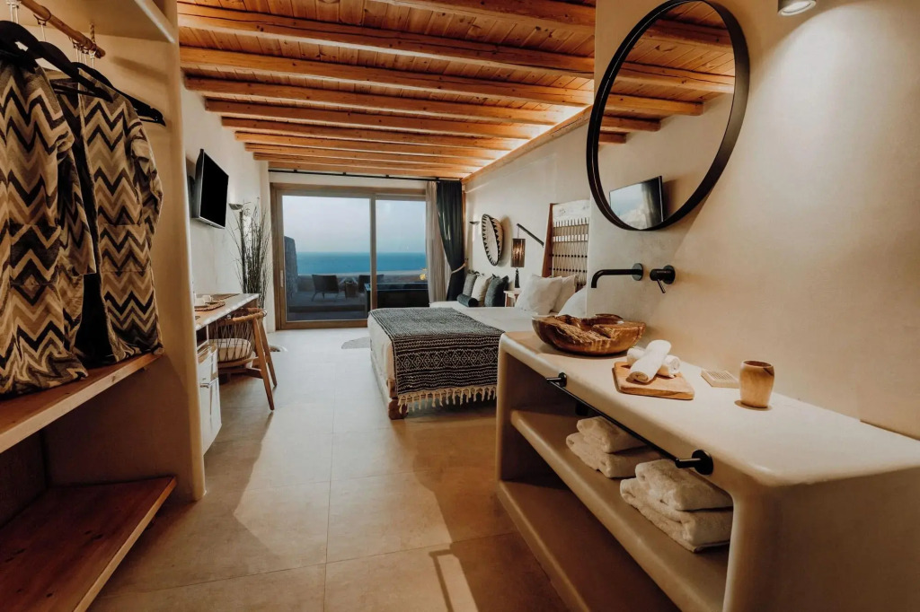 Mythic Paros , Adults Only