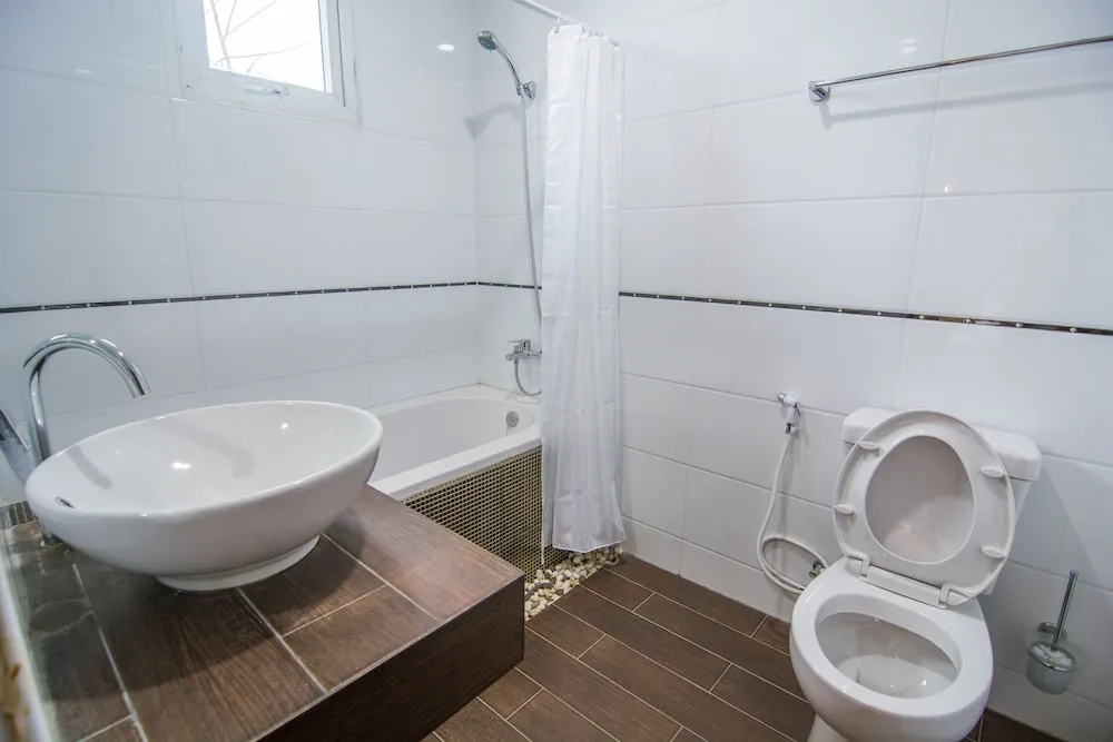 Woodside Inn & Serviced Apartments