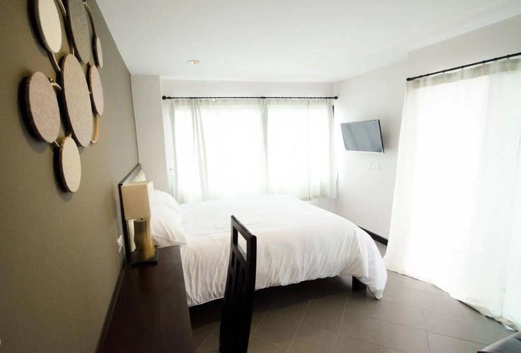 Sabai Hotel and Hostel