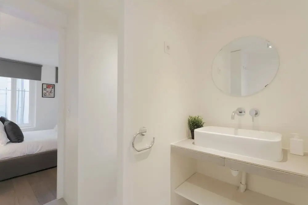 Le Marais Temple Apartment