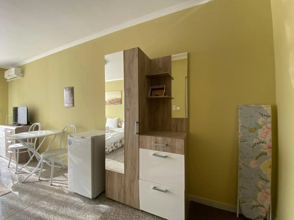 One Bedroom Apartment Admiral Plaza C 45