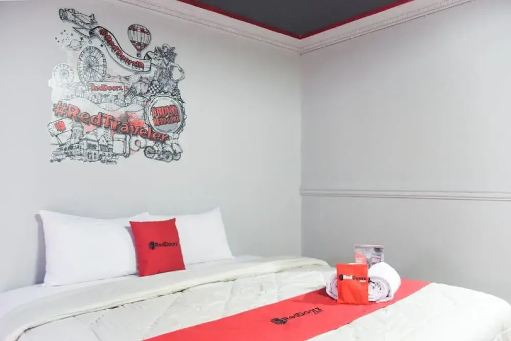 RedDoorz Plus near Taman Ismail Marzuki