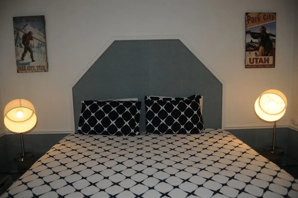 Park City Condo with 6 beds, 3 bedroom, 3 bath, 4 min to ski, 2 min to Sundance HQ