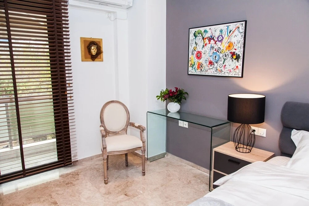 Minimalist 1 BR Apt Next to the Park