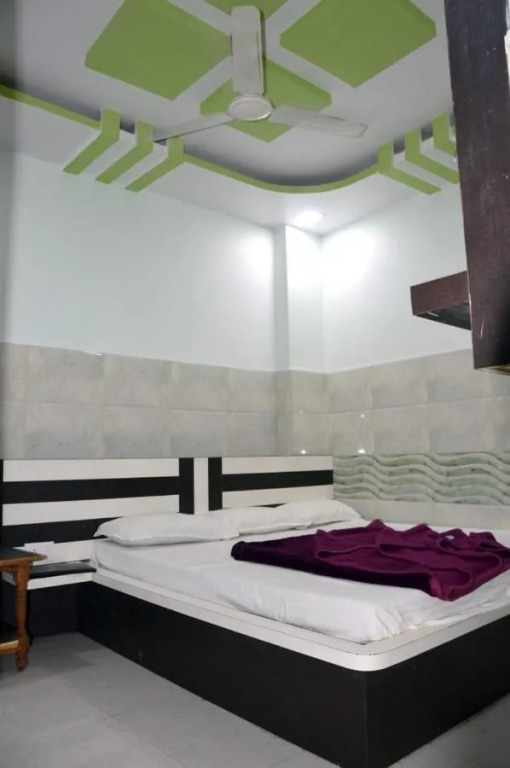Hotel Ujala Palace