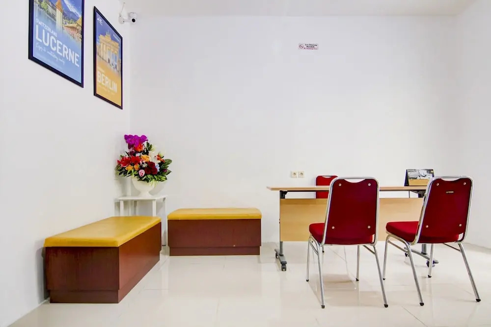 Joy Homestay At Pulomas RedPartner