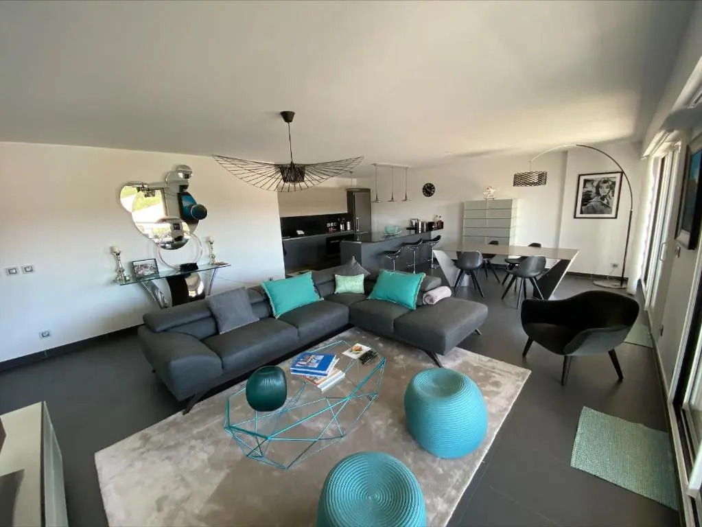 T4 Standing Exclusive Resort
